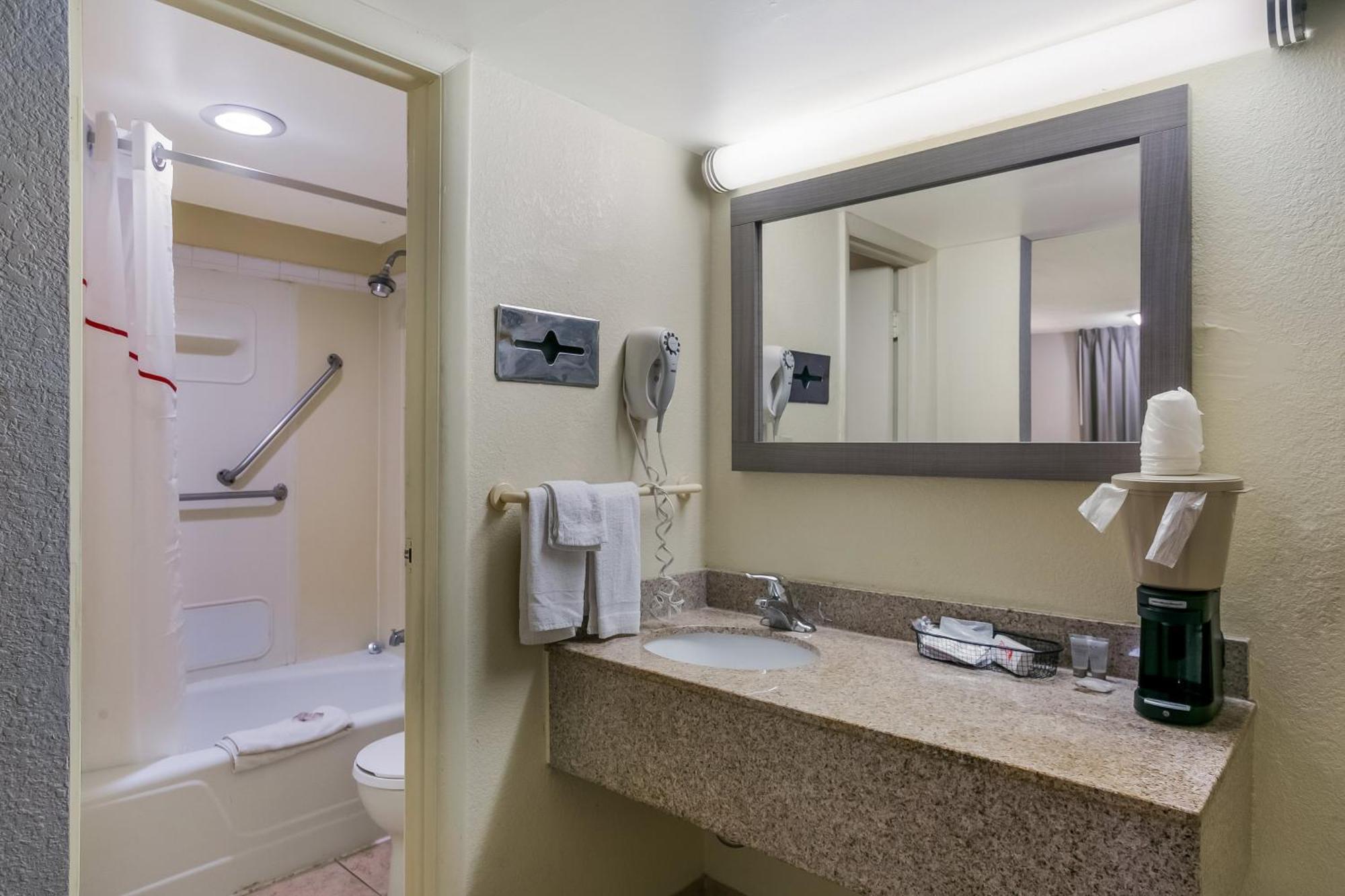 Red Roof Inn Baltimore Windsor Mill المظهر الخارجي الصورة